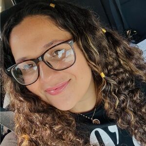 Meet your Posher, Adriana